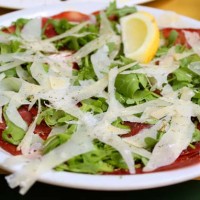 Bresaola con rucola e grana